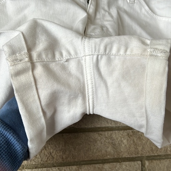 Universal thread white shorts - Picture 2 of 6